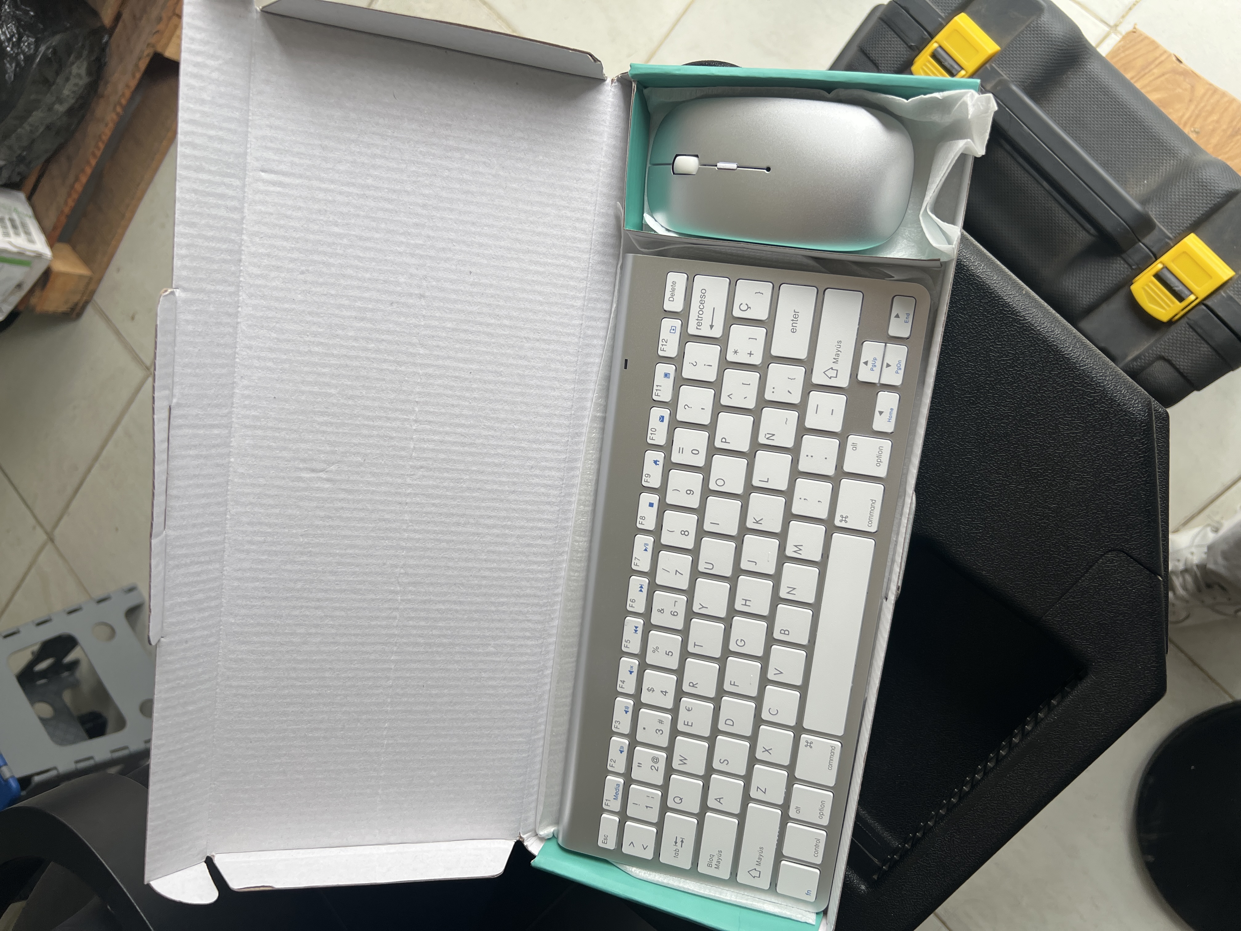 Weibo Combo mouse y teclado bluetooth