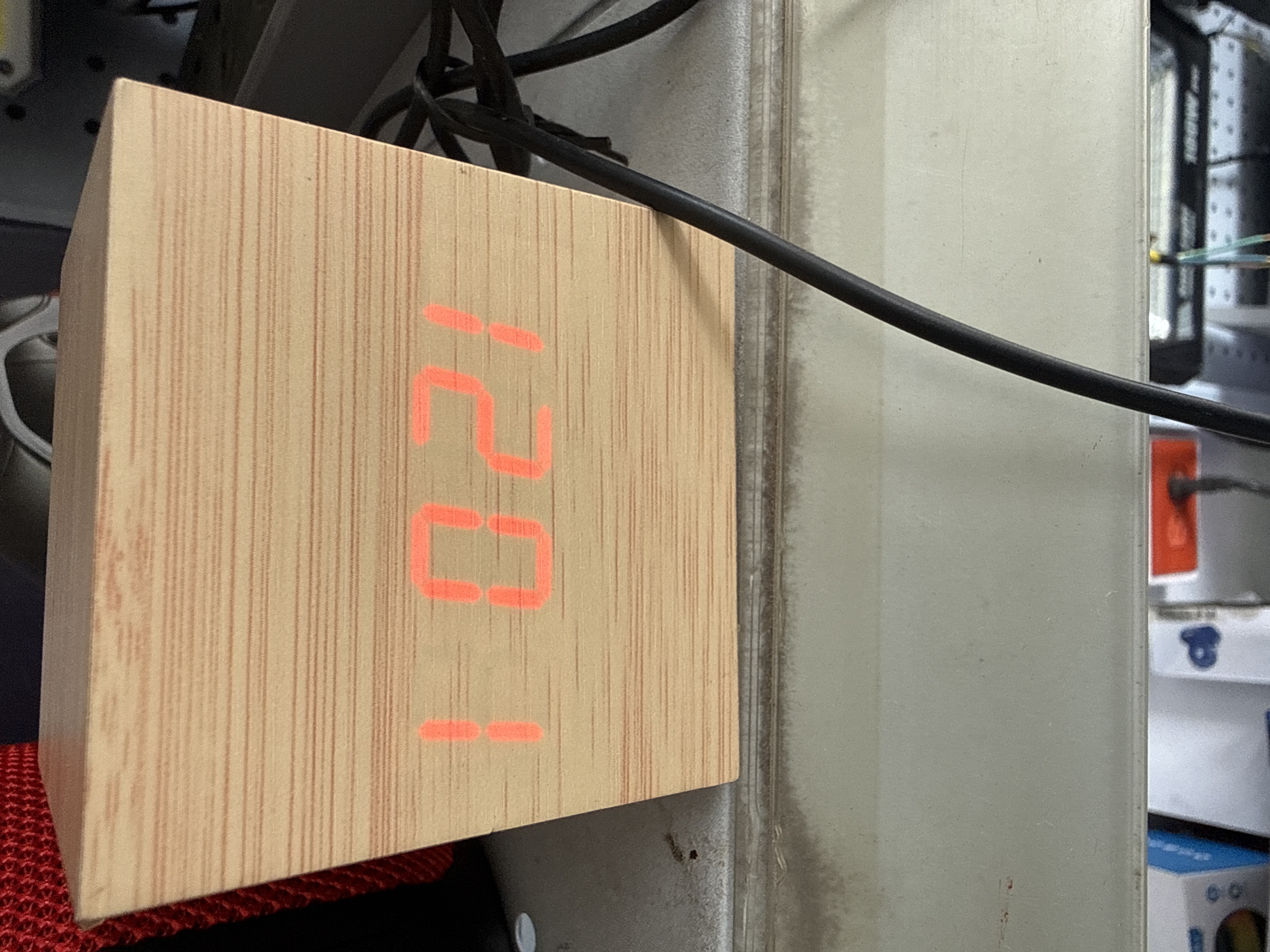 Reloj de Madera eléctrico