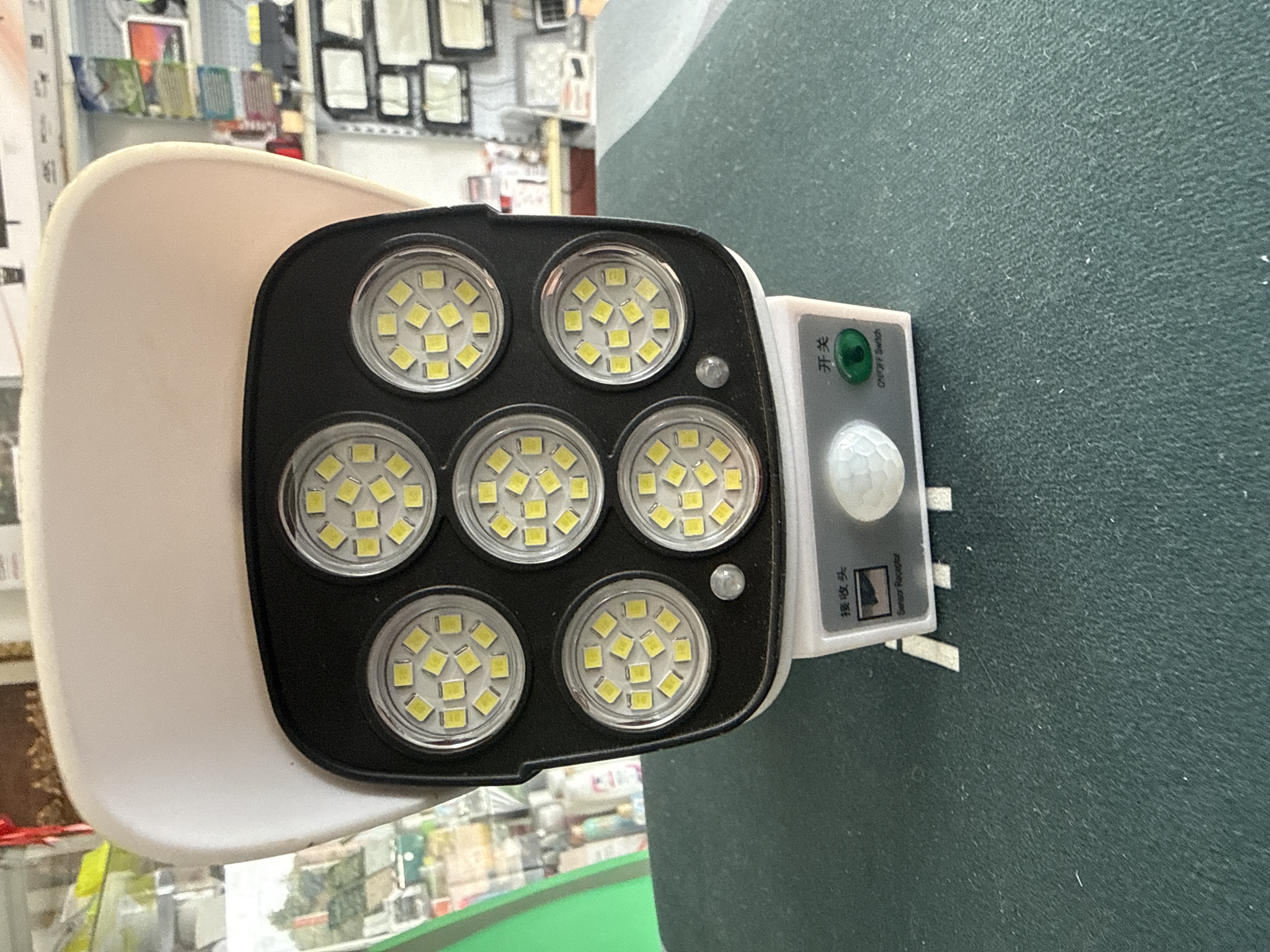 Lámpara solar con Cámara Imitadora