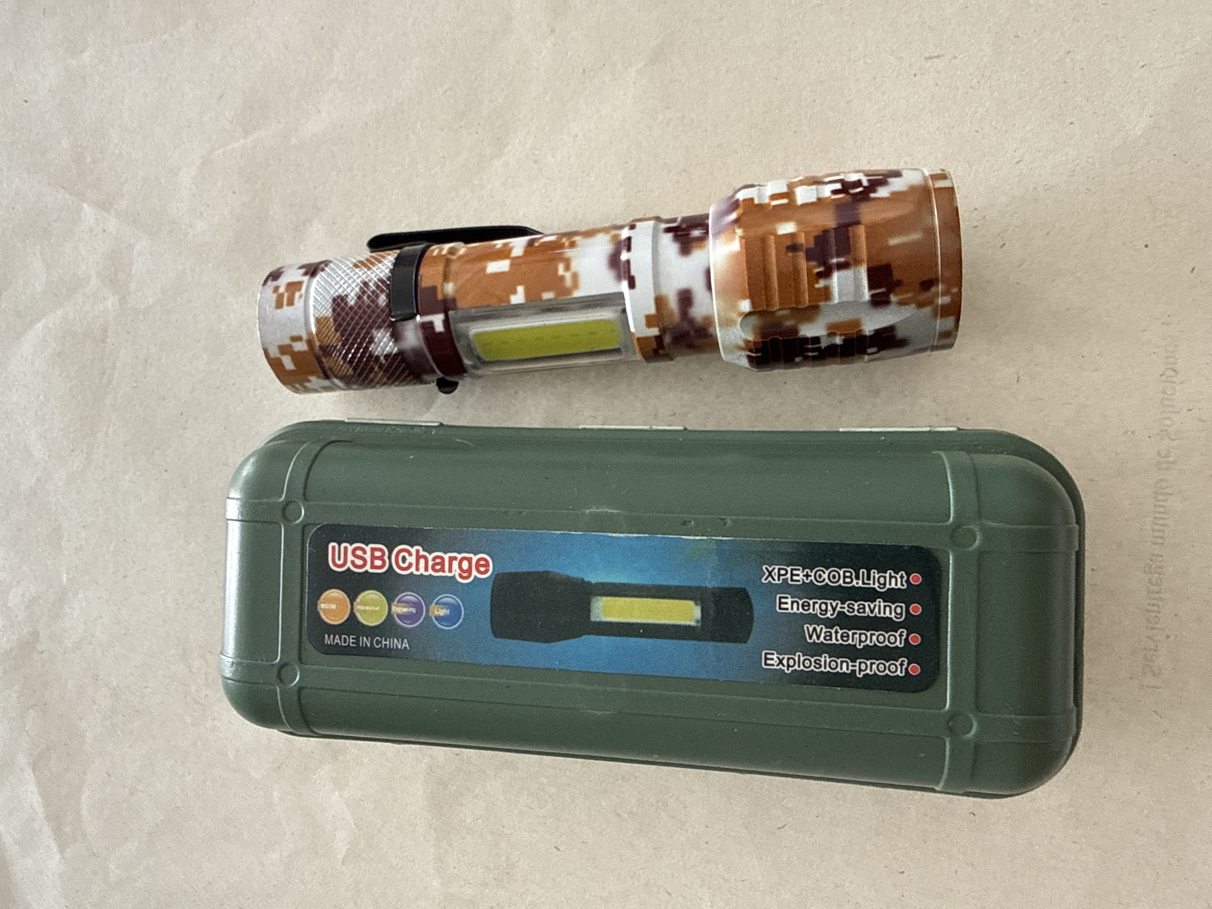 Linterna mini militar